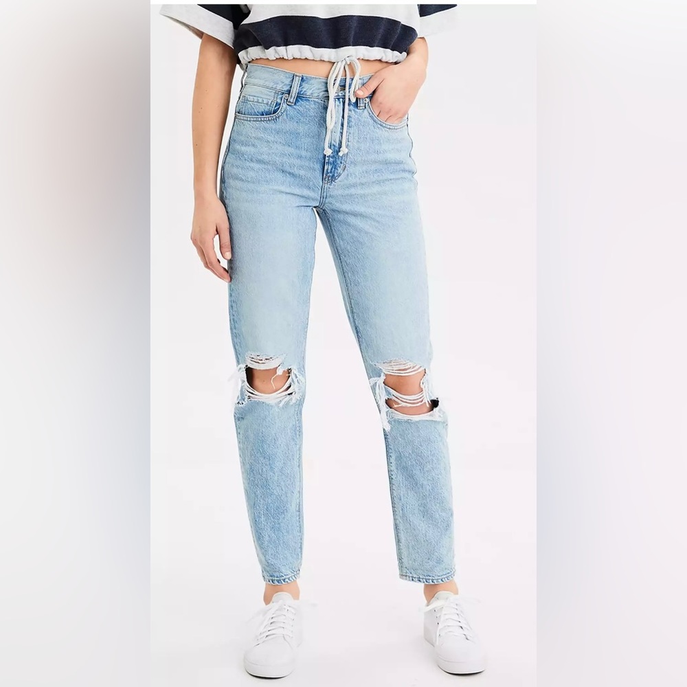 American eagle mom jeans. Size 6 regular length.